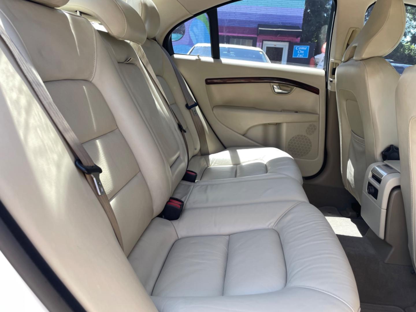 2007 WHITE VOLVO S80 3.2 (YV1AS982X71) with an 3.2L engine, Automatic transmission, located at 5103 Dorchester Rd., Charleston, SC, 29418-5607, (843) 767-1122, 36.245171, -115.228050 - Clean CarFax (no accidents reported!) Comfortable & Spacious interior with Leather, Sunroof, CD/AUX/AM/FM, Dual Climate Control, Power Everything (windows, locks, seats, mirrors), Heated Seats, Push Button Start, Keyless Entry, Alloy Wheels. Local Trade-in!! 129k miles Located at New Life Auto Sale - Photo#12